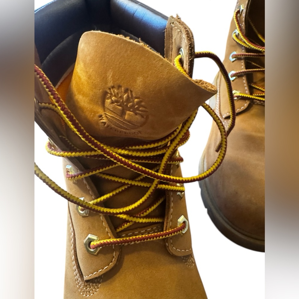 Timberland Classic Womens Waterproof 6in Boot with Ortholite sole. Like New - Picture 6 of 9